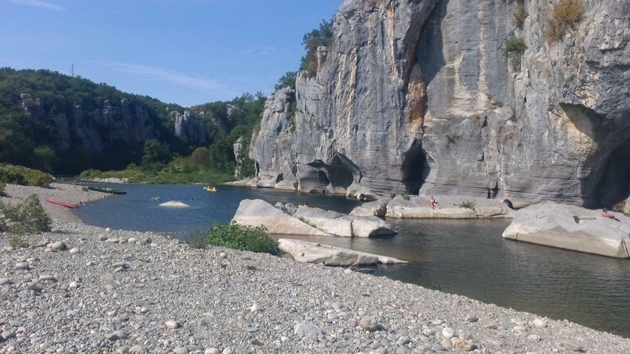 Location De Gites Les Sources Chambonas/Les Vans エクステリア 写真